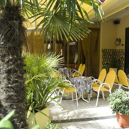 B&B Hotel Lina Pinarella Exterior photo