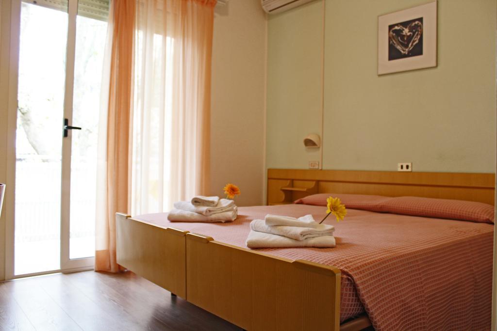B&B Hotel Lina Pinarella Room photo