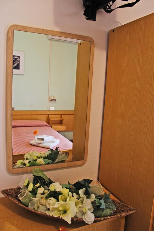 B&B Hotel Lina Pinarella Room photo