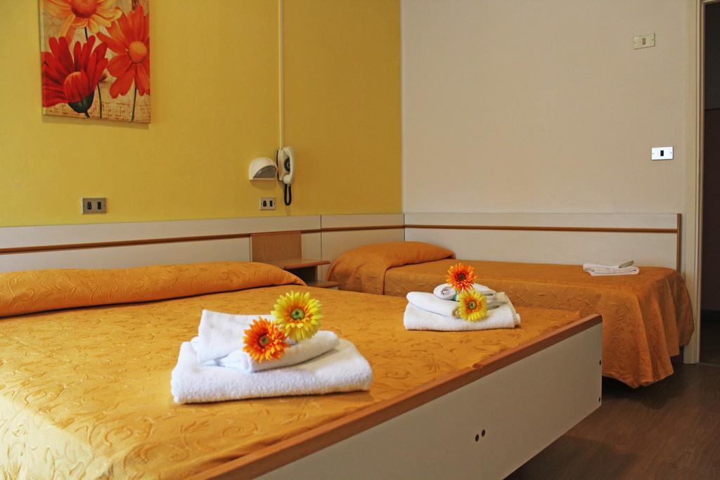 B&B Hotel Lina Pinarella Room photo