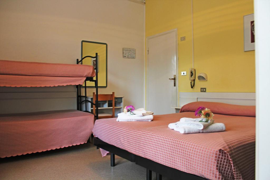 B&B Hotel Lina Pinarella Room photo