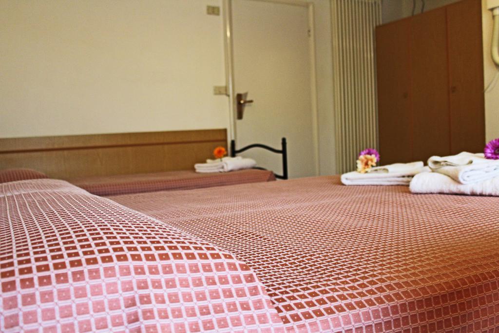 B&B Hotel Lina Pinarella Room photo