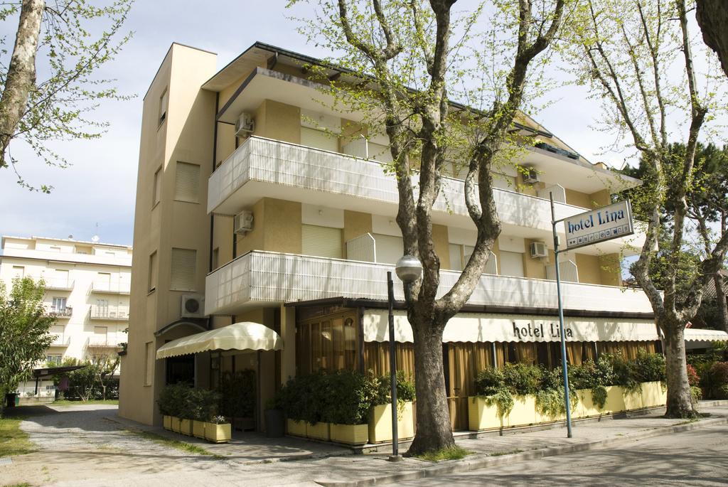 B&B Hotel Lina Pinarella Exterior photo