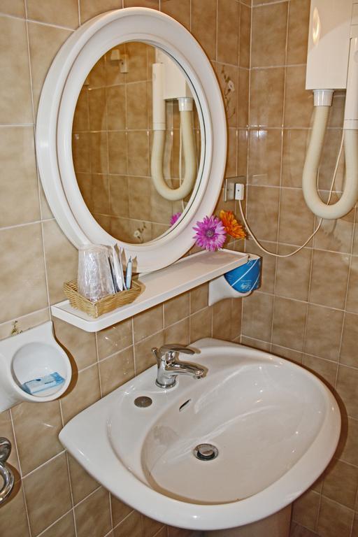 B&B Hotel Lina Pinarella Room photo